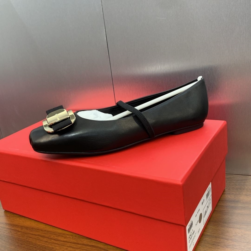 Ferragamo flat shoes